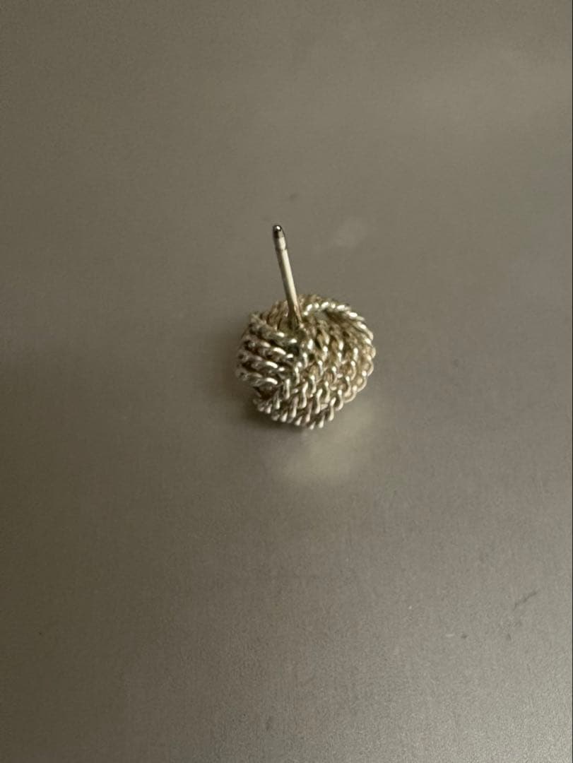 TIFFANY&Co. ティファニー　ツイストノットピアス　片耳(キャッチ付き)