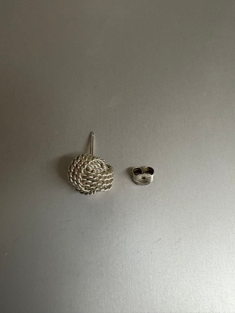 TIFFANY&Co. ティファニー　ツイストノットピアス　片耳(キャッチ付き)