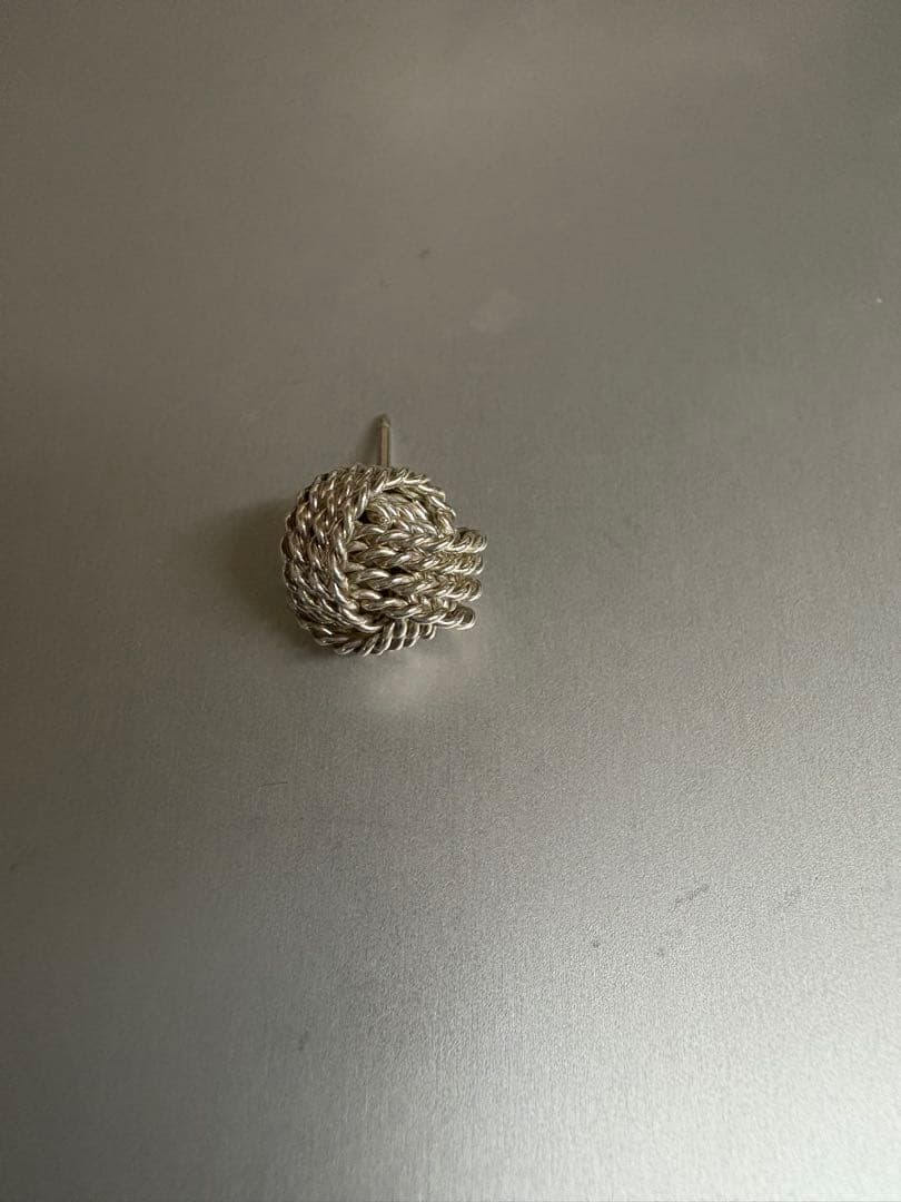 TIFFANY&Co. ティファニー　ツイストノットピアス　片耳(キャッチ付き)