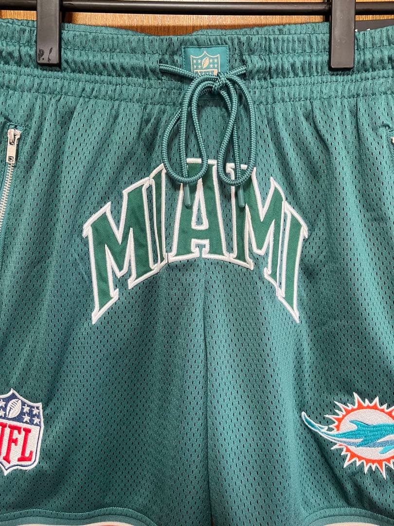 ハザードらんぷ 　★新品★NFL フットボール　ドルフィンズ　ハーフパンツ