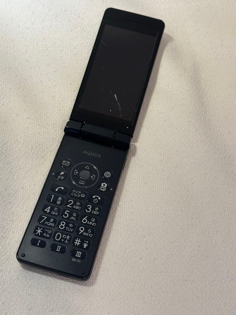 AQUOS ケータイ3(805SH)ソフトバンク折りたたみ式携帯電話ブラック