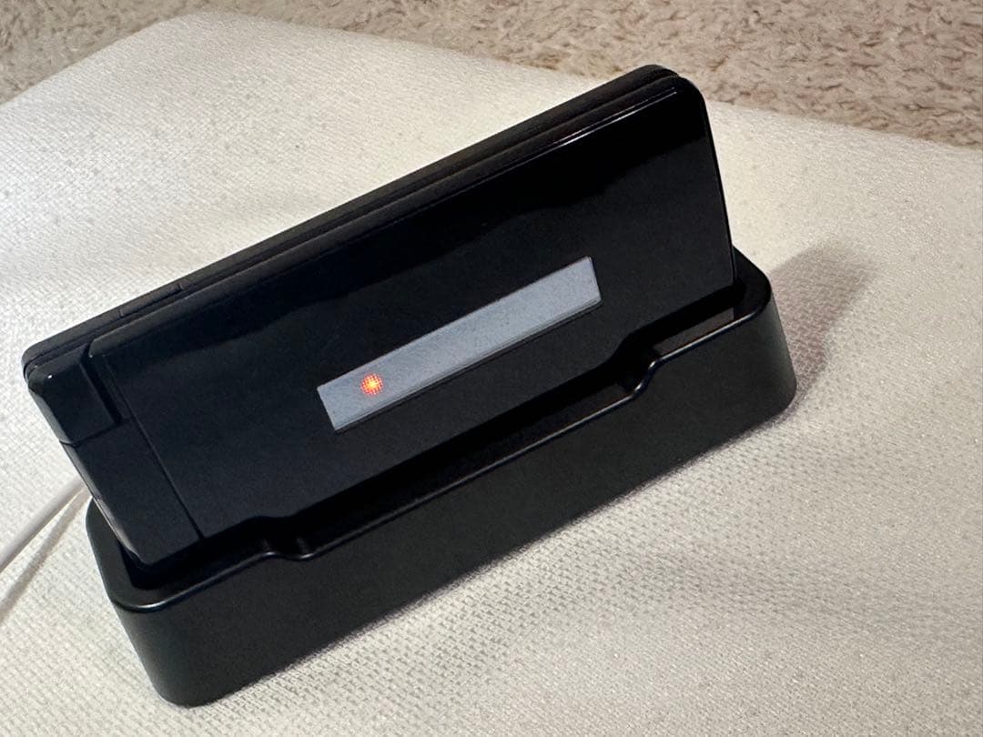 AQUOS ケータイ3(805SH)ソフトバンク折りたたみ式携帯電話ブラック