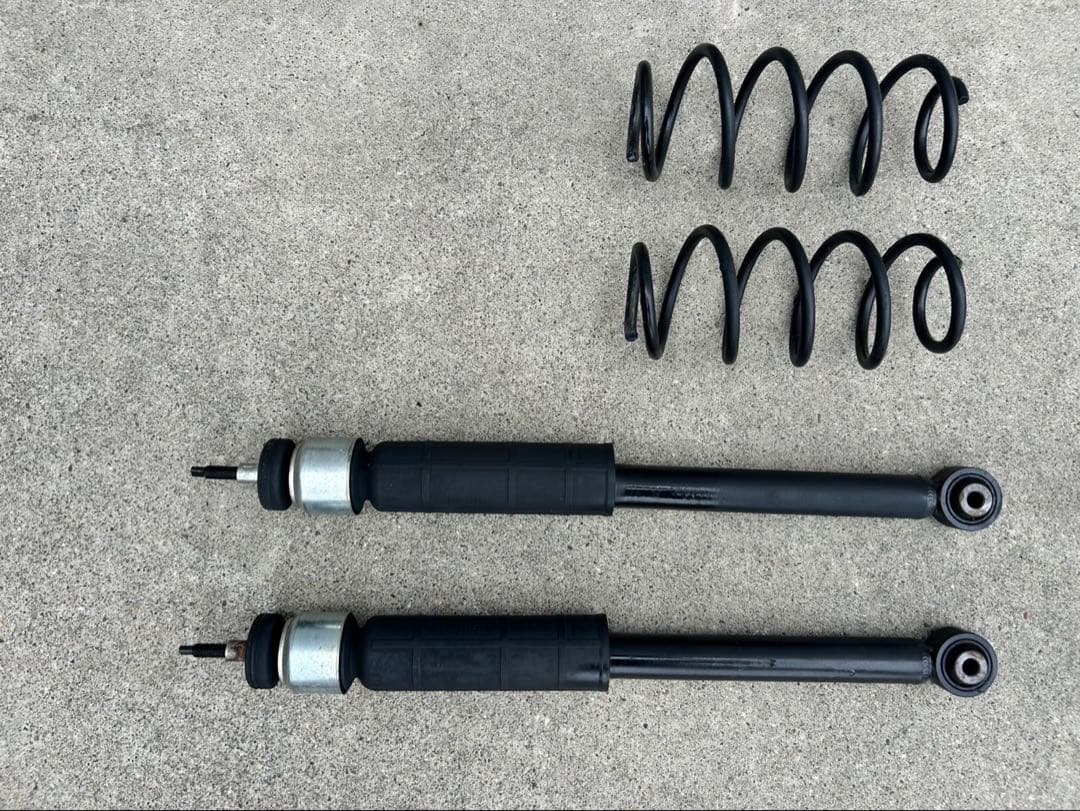 スズキ　アルトＦ(HA36S) 純正サスペンション　前後セット