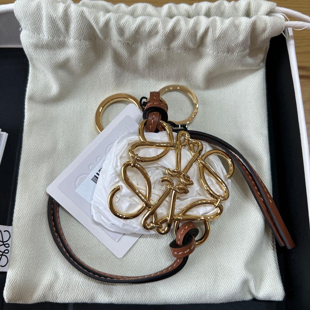ロエベ　LOEWE アナグラム チャーム（カーフ）