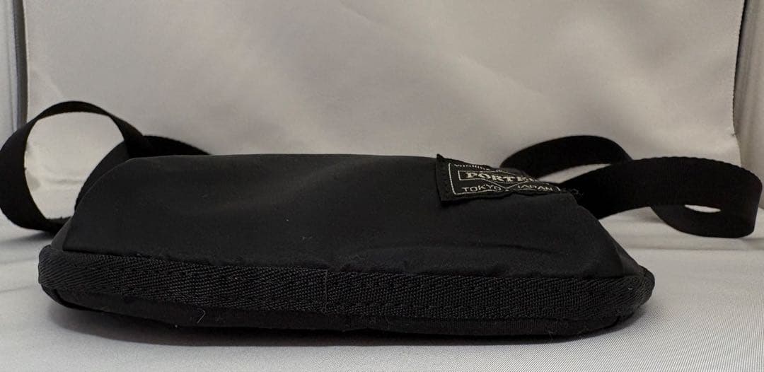 PORTER FRAME（フレーム）」シリーズ ショルダーバッグ