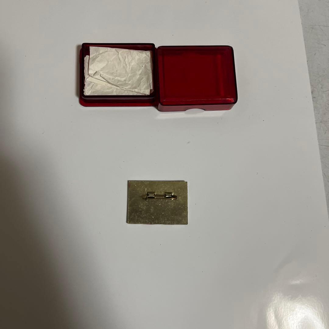 北朝鮮　金一成バッヂ