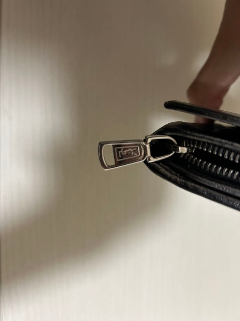 Yves Saint Laurent 黒 長財布