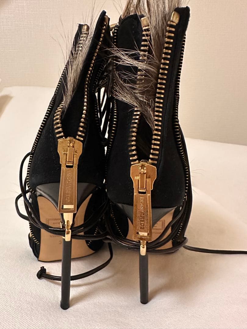 ファー付きレースアップサンダル