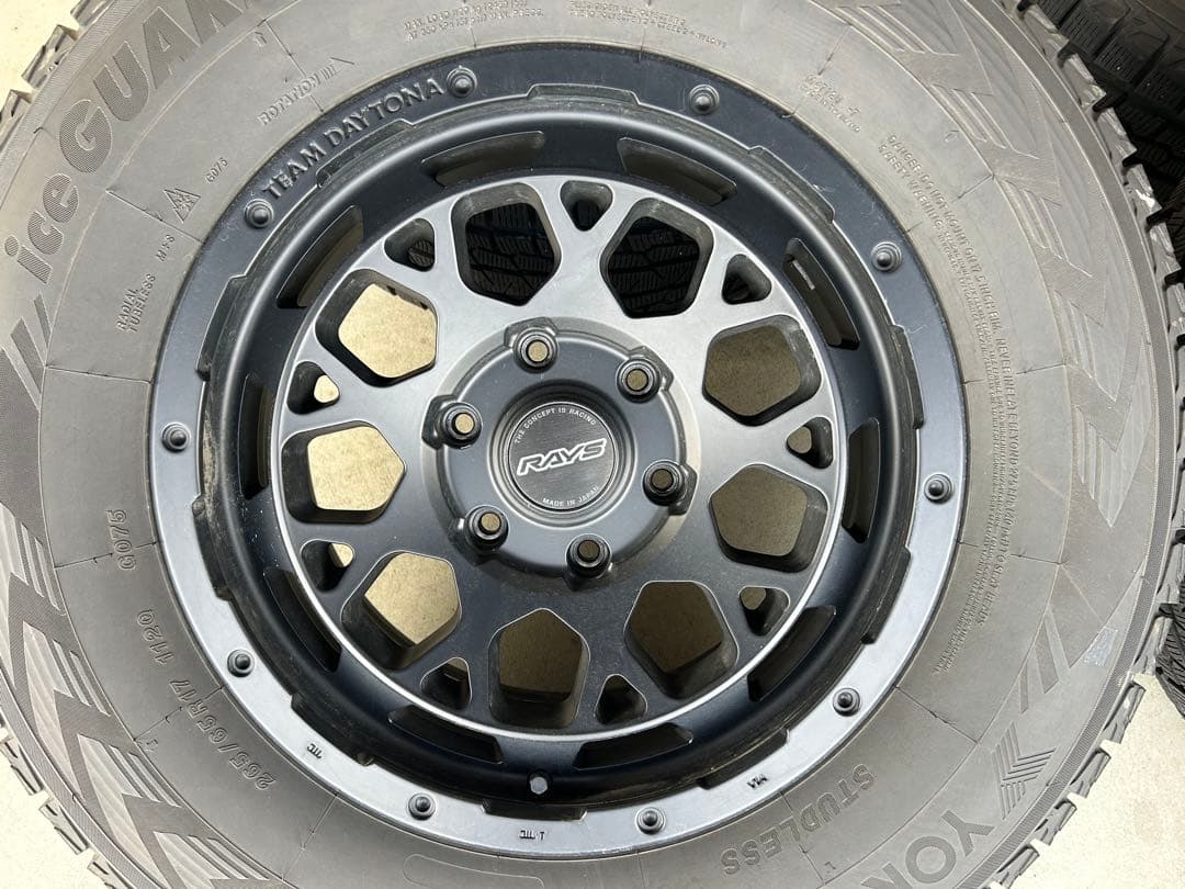 RAYSホイールYOKOHAMAiceGUARD GO75 17インチ4本