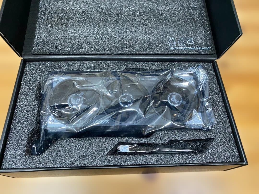 エイスース TUF Gaming RTX5060 8GB グラボ 美品