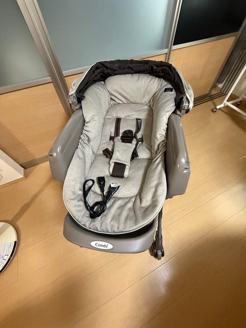 Combi ネムリラ　AUTO SWING BEDi EG