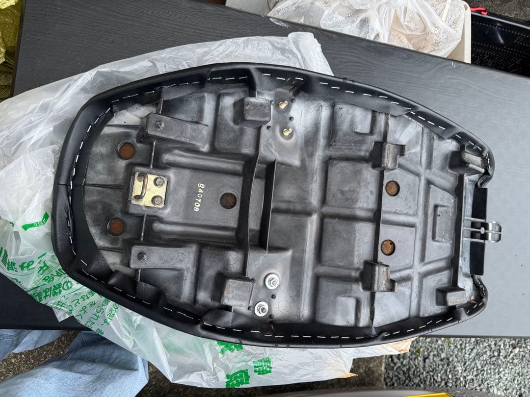 カワサキゼファー400 純正外装