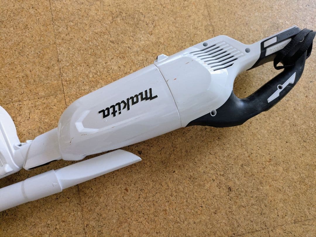 マキタ 充電式クリーナー CL281FD サイクロンアタッチメントつき 掃除機