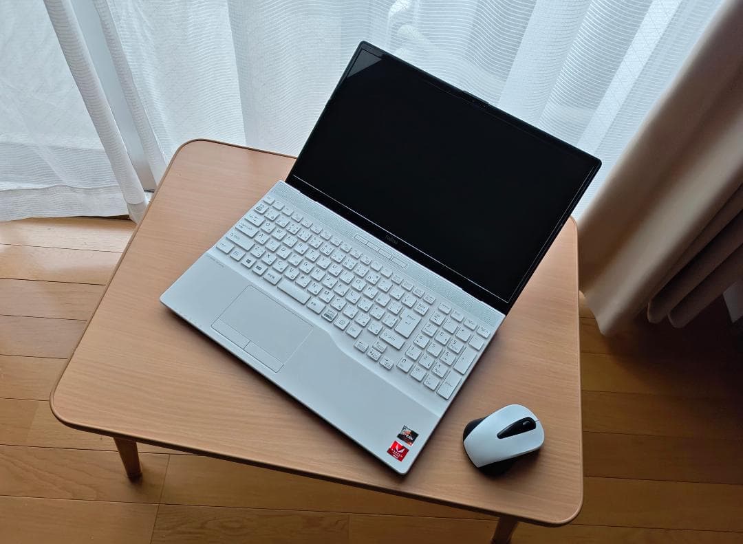 Fujitsu Lifebook高スペックノートパソコン