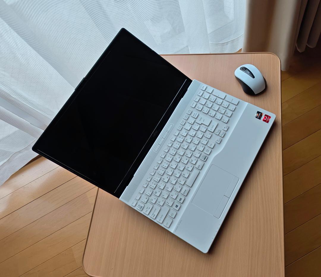 Fujitsu Lifebook高スペックノートパソコン