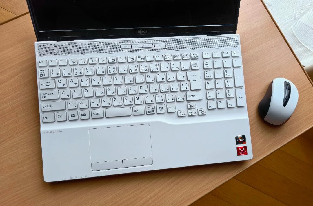 Fujitsu Lifebook高スペックノートパソコン