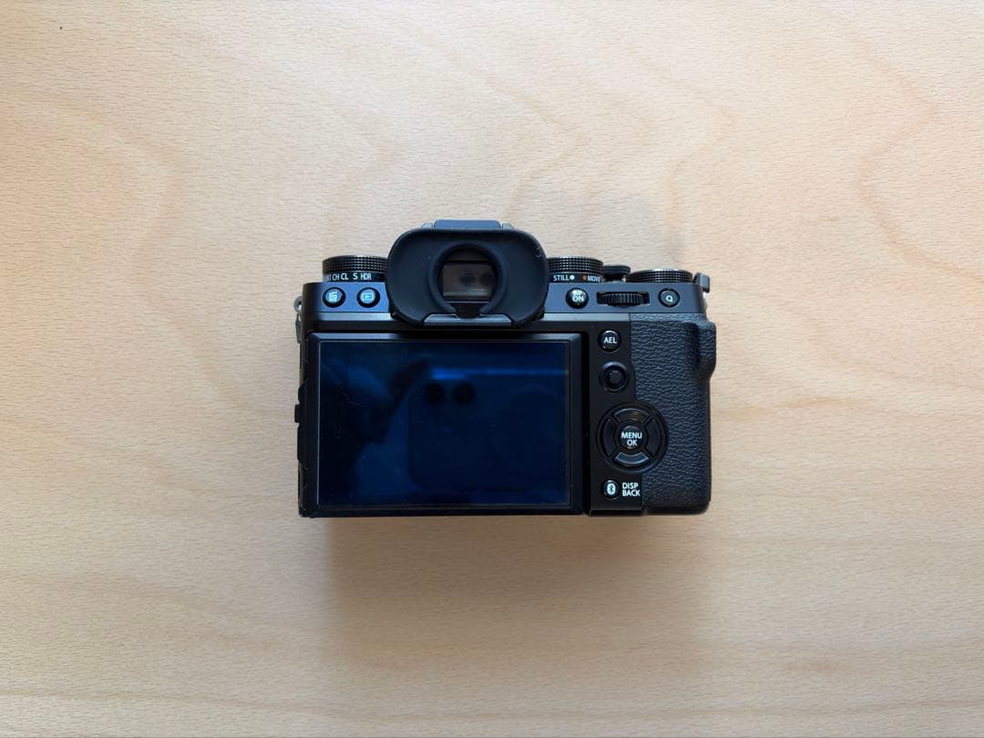 【極美品】富士フイルム X-T5 ボディ シャッター6,742回 多言語モデル