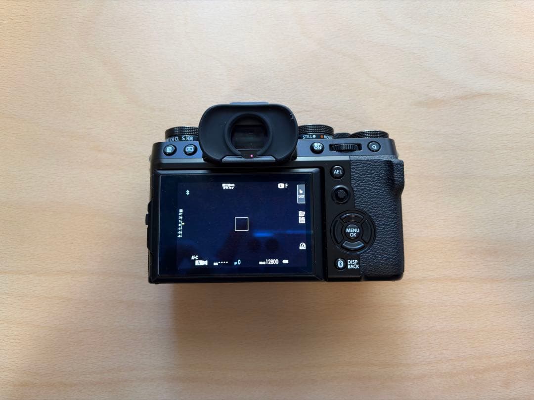 【極美品】富士フイルム X-T5 ボディ シャッター6,742回 多言語モデル