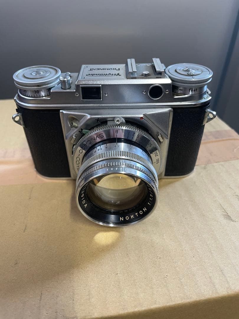 Voigtlander Prominent カメラ