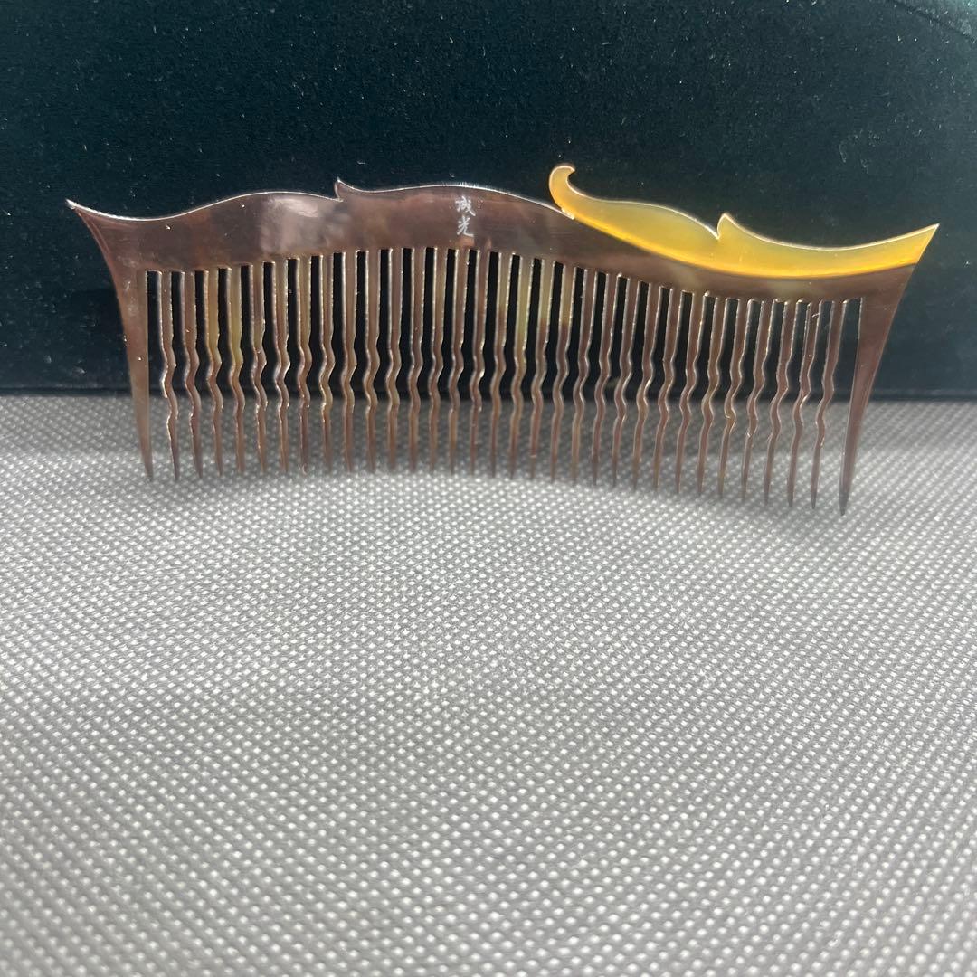 作家物　螺鈿本鼈甲ヘアピン留め　白　黒本鼈甲　櫛型　かんざし　在銘　本鼈甲②