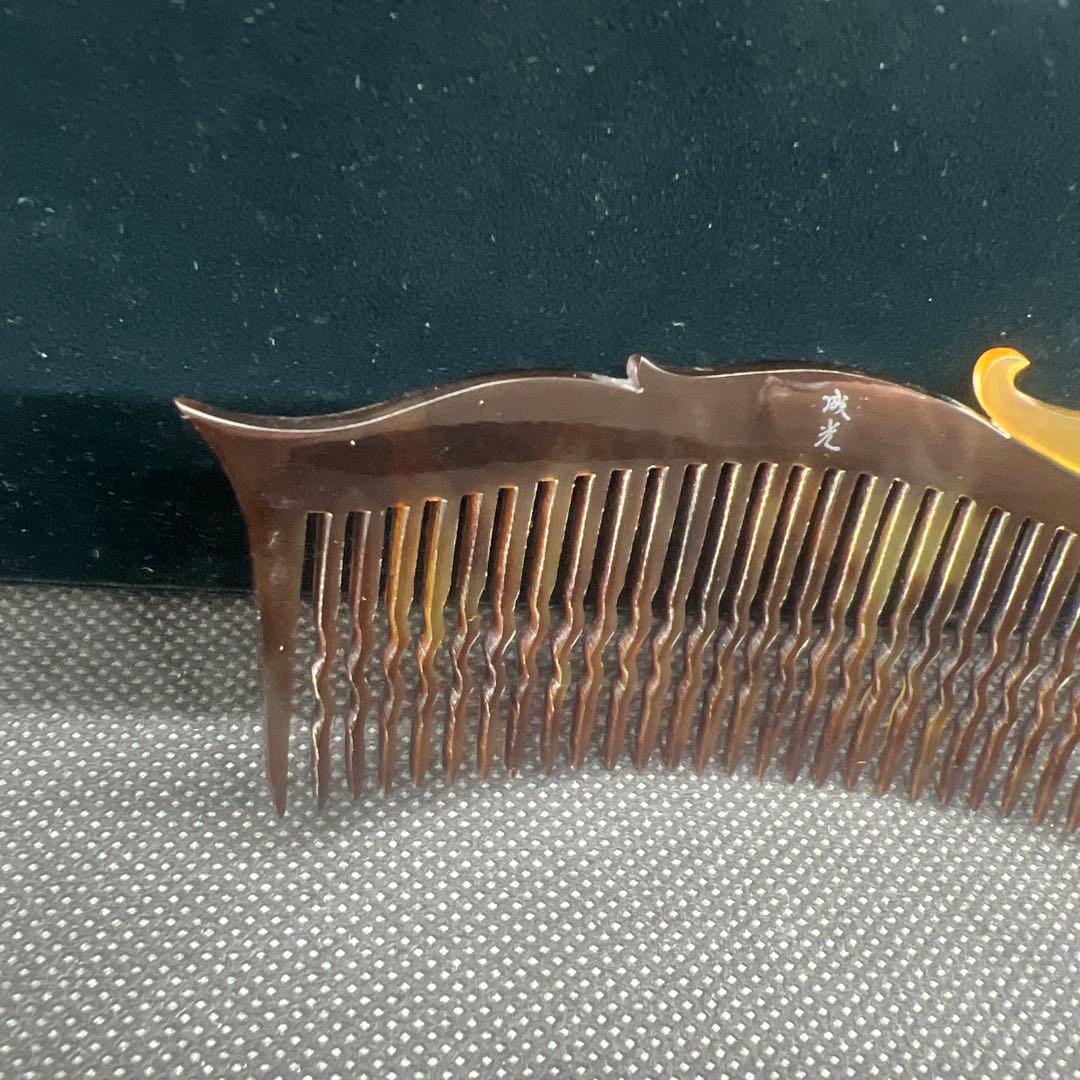 作家物　螺鈿本鼈甲ヘアピン留め　白　黒本鼈甲　櫛型　かんざし　在銘　本鼈甲②