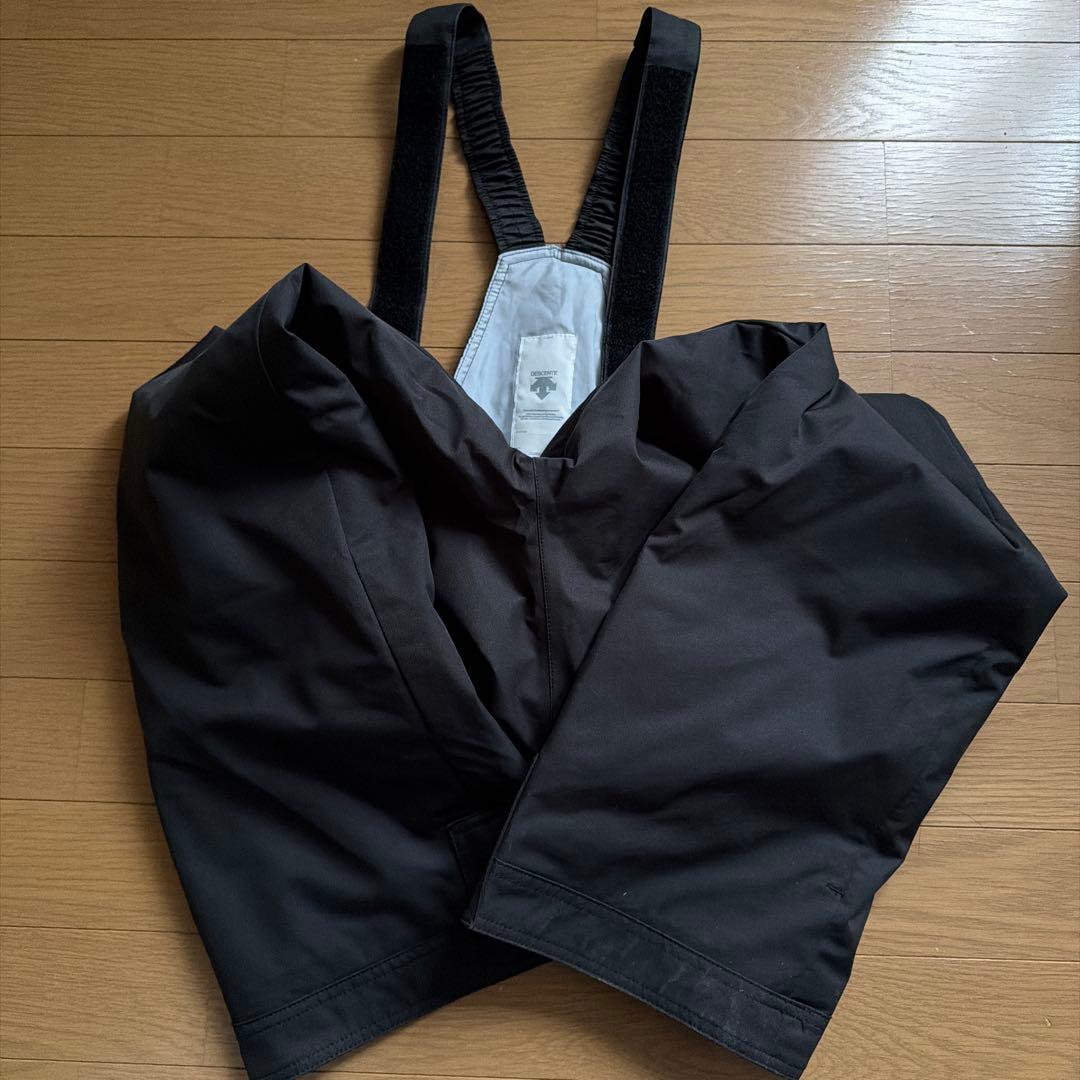 ☆nicona☆プロフ読んでください☆様☆ デサント　スキーウェア 140㎝