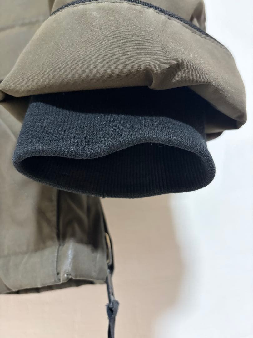   ダウンジャケット KAMLOOPSカムループス　カーキ