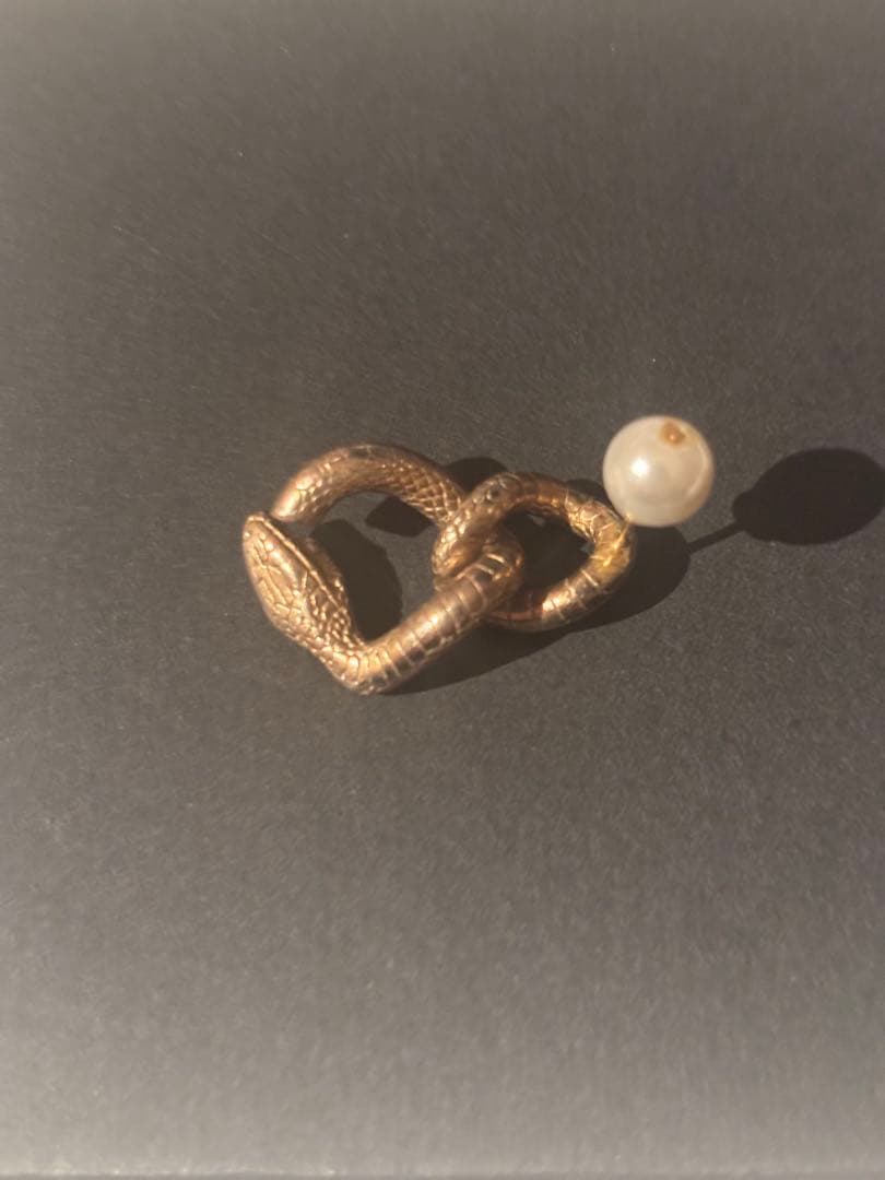 ELCAMI 蛇パール付きピアス(片耳用)