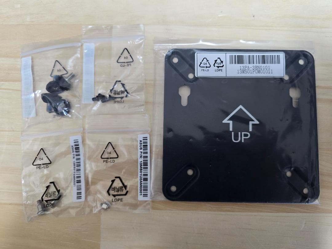 ミニPC ASUS PN62 miniPC