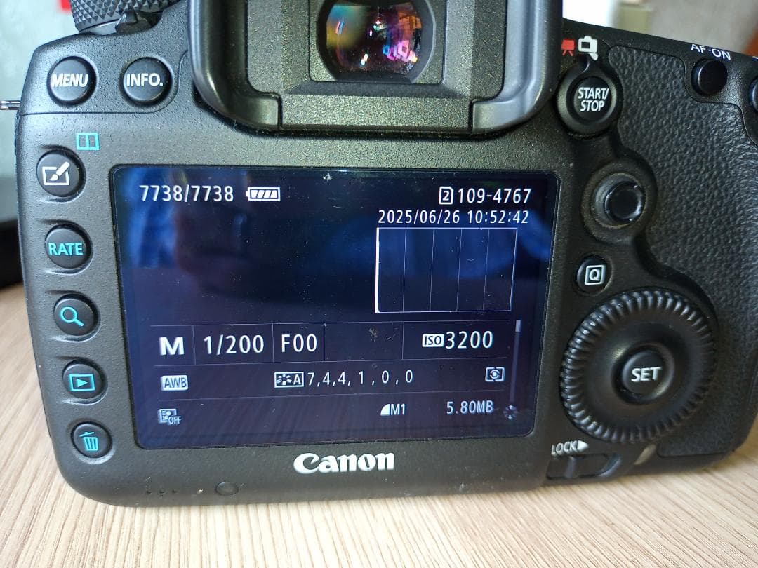 美品Canon EOS 5Ds デジタル一眼レフカメラ 本体