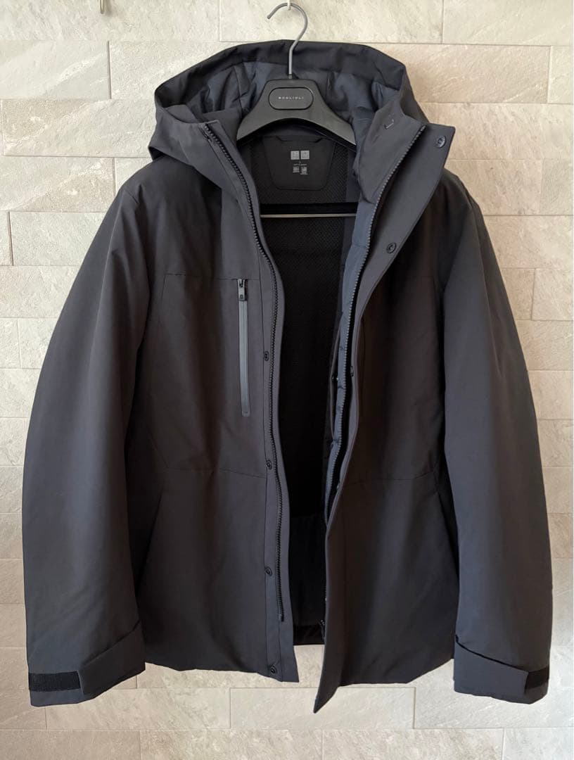 ユニクロ　2025AW ハイブリッドダウンパーカー ブラック　Lサイズ