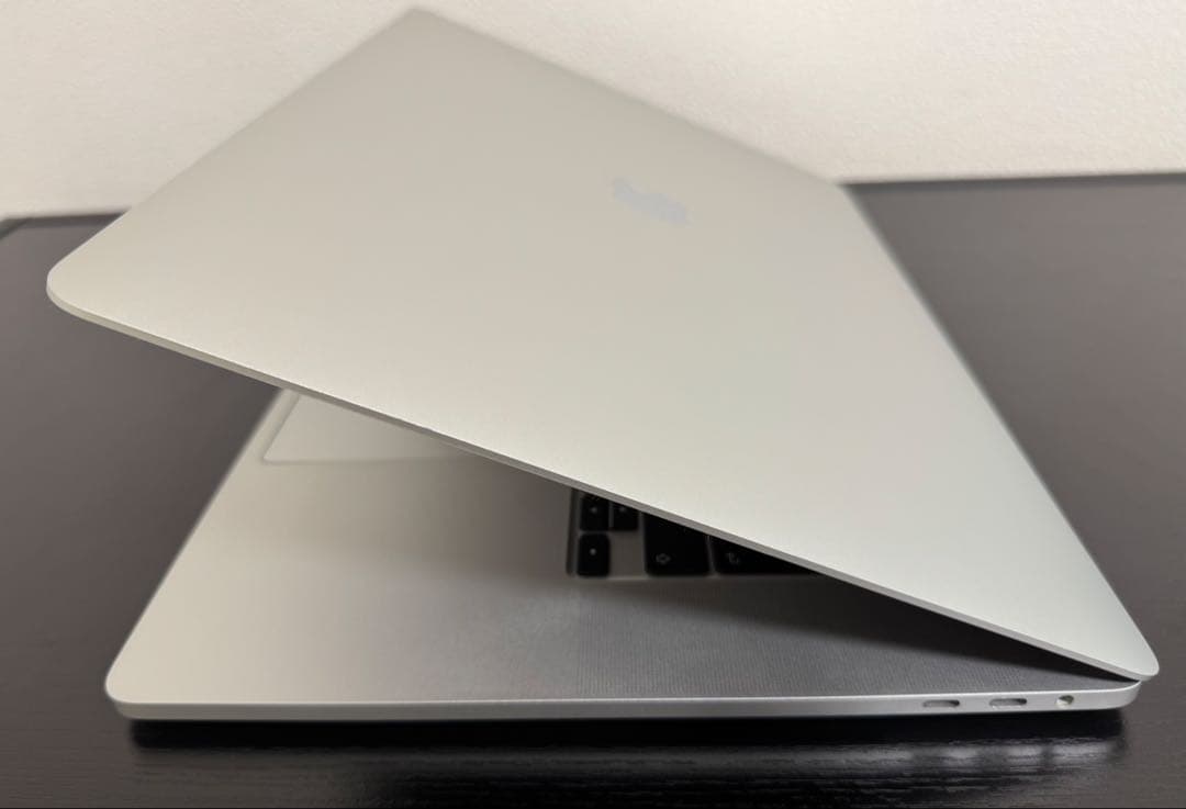 MacBookPro i9 32GB 1TB 充放電98回 バッテリー94%