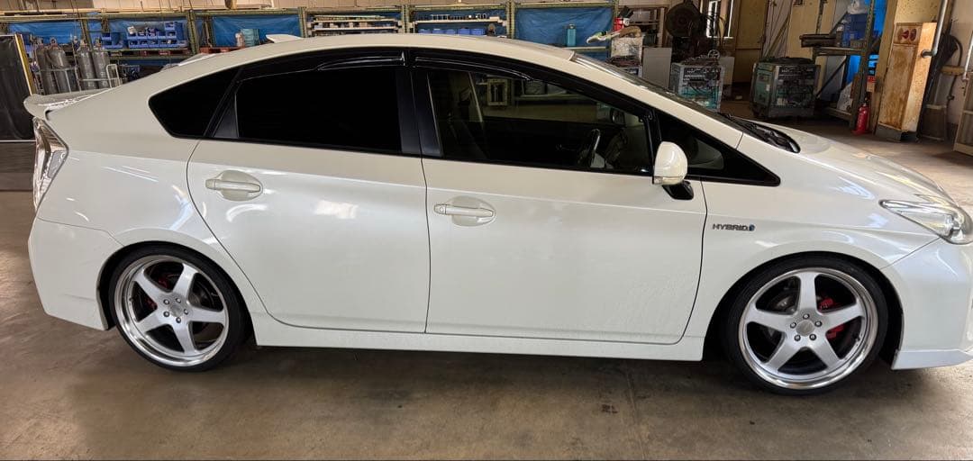 ワーク　グノーシス　19インチ　30系プリウス　215/35R19 ナット付き