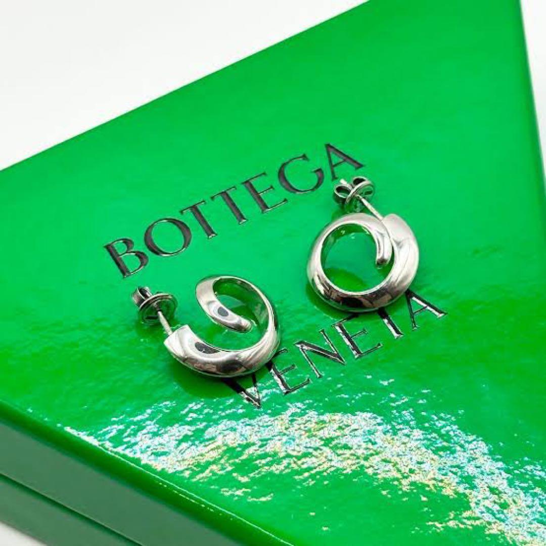 BOTTEGA VENETA 925シルバー　スパイラルピアス(両耳用)