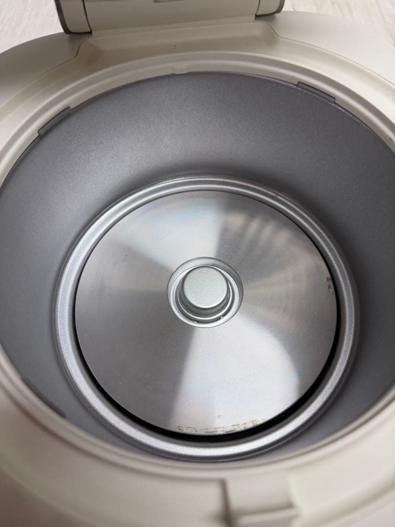 バルミューダ ザ・ゴハン 3合炊き 電気炊飯器 BALMUDA K08A-WH