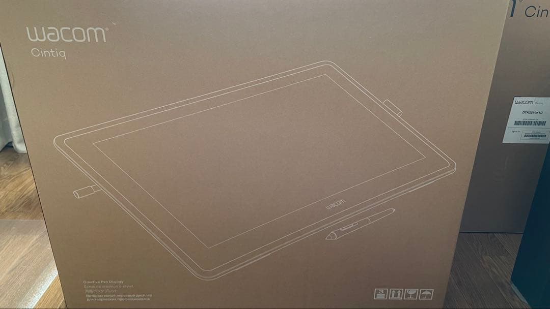Wacom Cintiq 22 DTK-2260/K1D【おまけ付】
