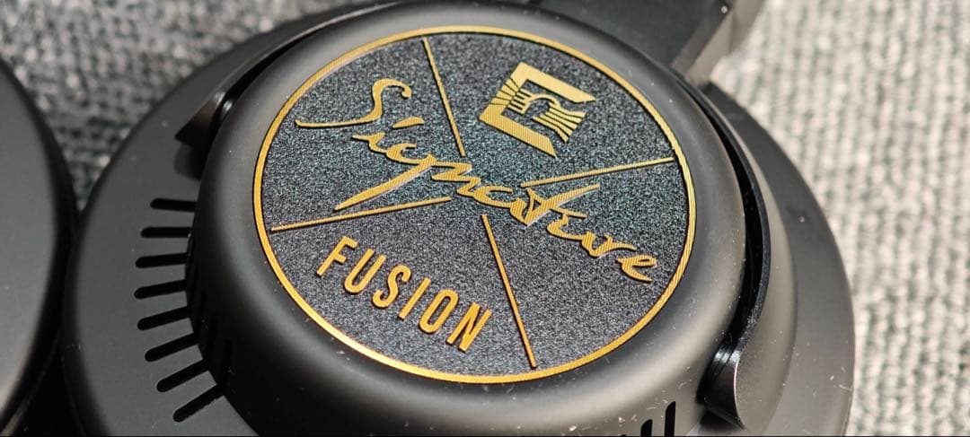 Signature FUSION Open Back ヘッドホン