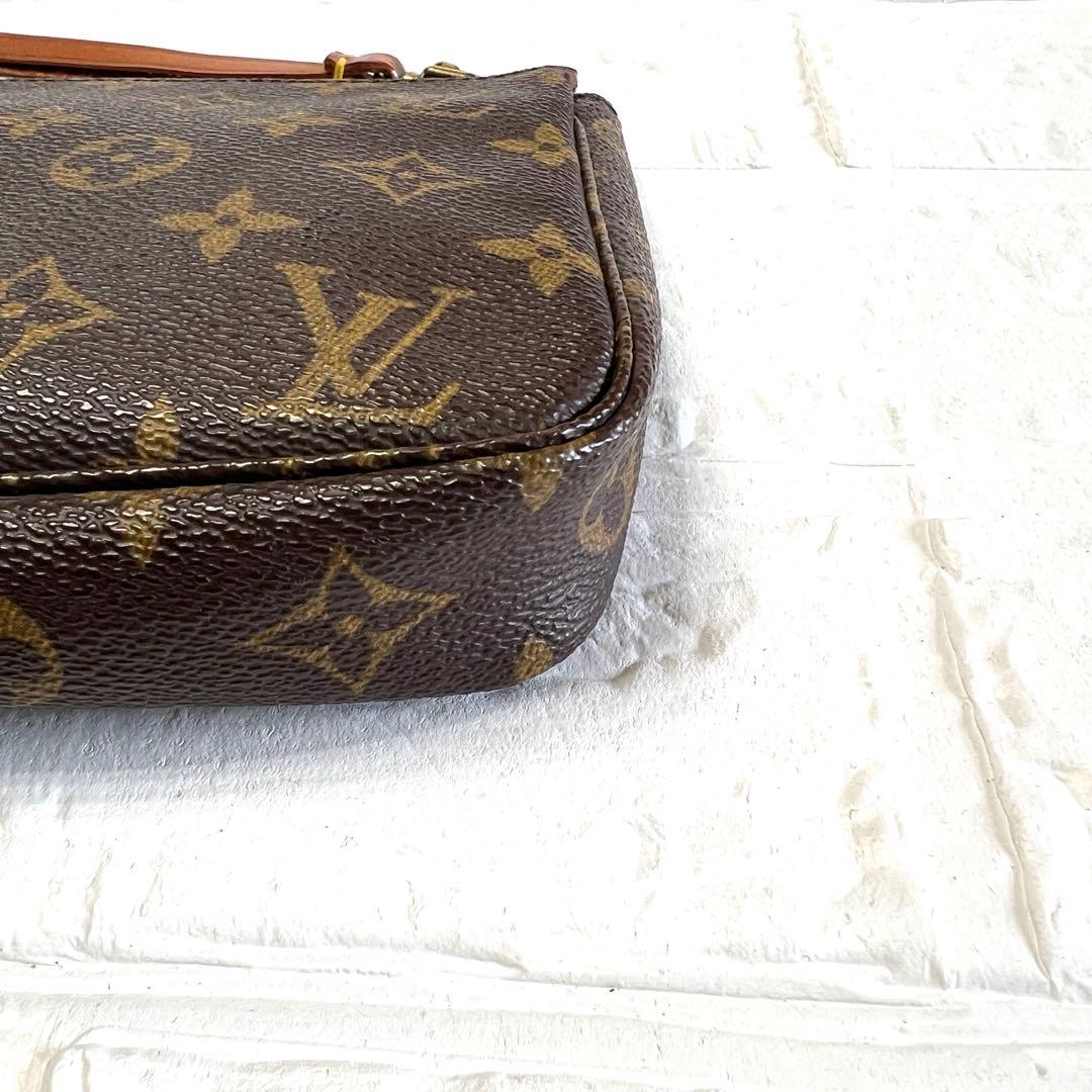 ルイヴィトン　モノグラム　アクセサリーポーチ　G金具　ポシェット　レディース