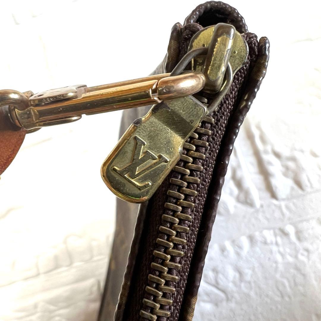 ルイヴィトン　モノグラム　アクセサリーポーチ　G金具　ポシェット　レディース