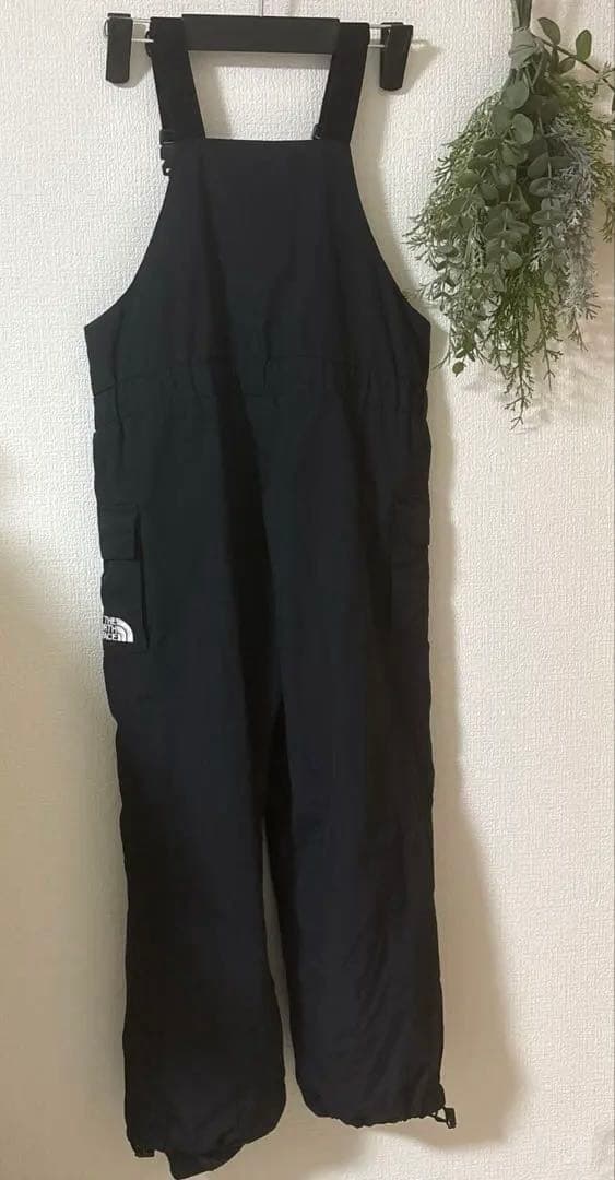 専用ノースフェイス　キッズ　スノーウェア　130センチ　ブラック　黒　サロペット
