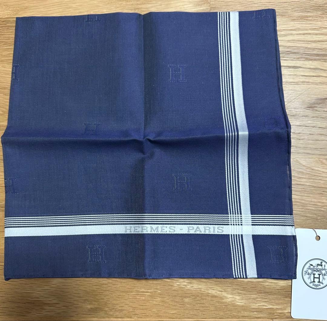 【未使用】エルメス ネイビー ストライプ ハンカチ　箱入り（リボンなし）