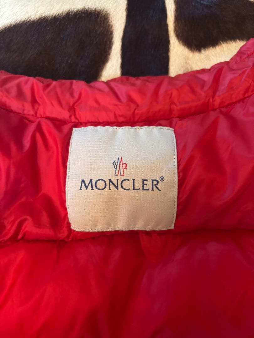 つ*ん様 国内正規品　MONCLER モンクレール　ダウンベスト 赤　レッド