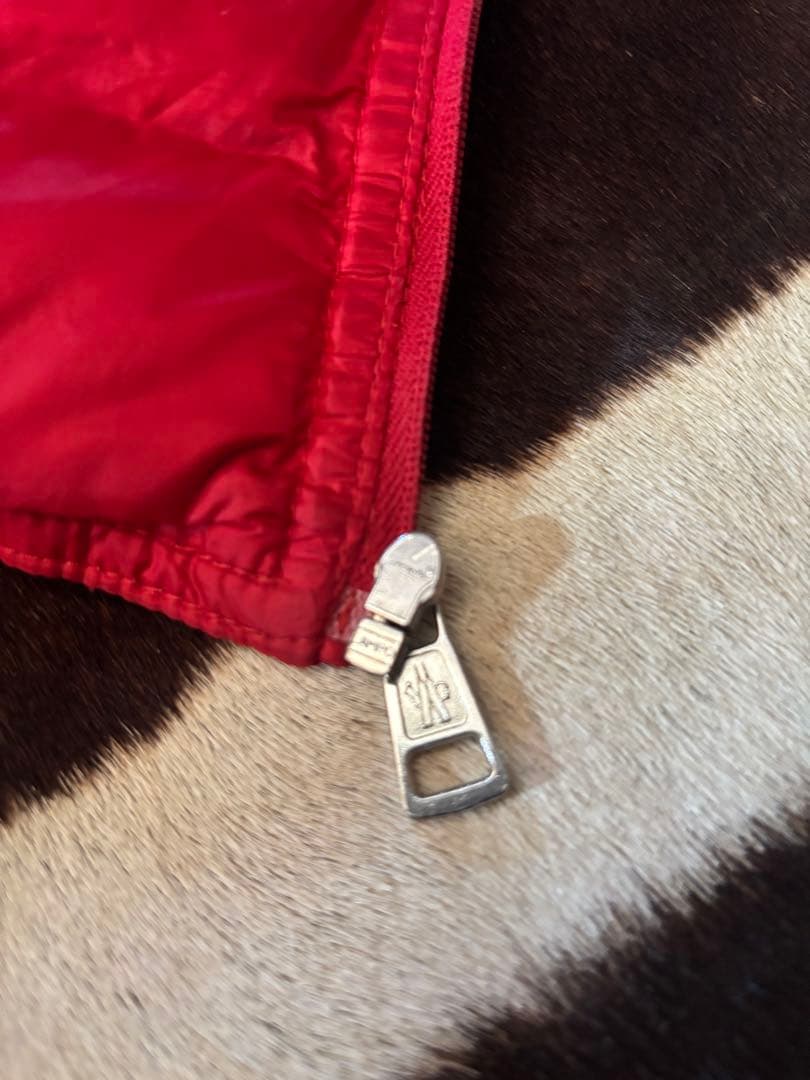 つ*ん様 国内正規品　MONCLER モンクレール　ダウンベスト 赤　レッド