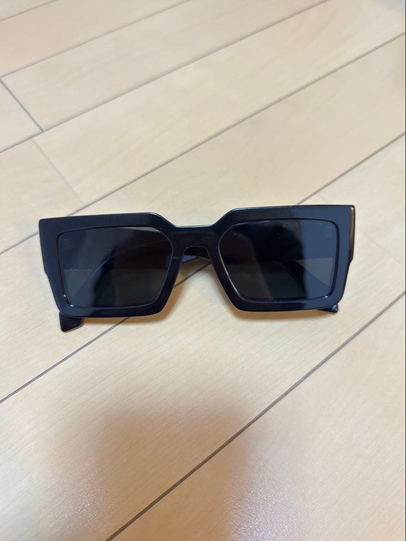 Louis Vuitton スクエア　サングラス　　値下げ交渉可能
