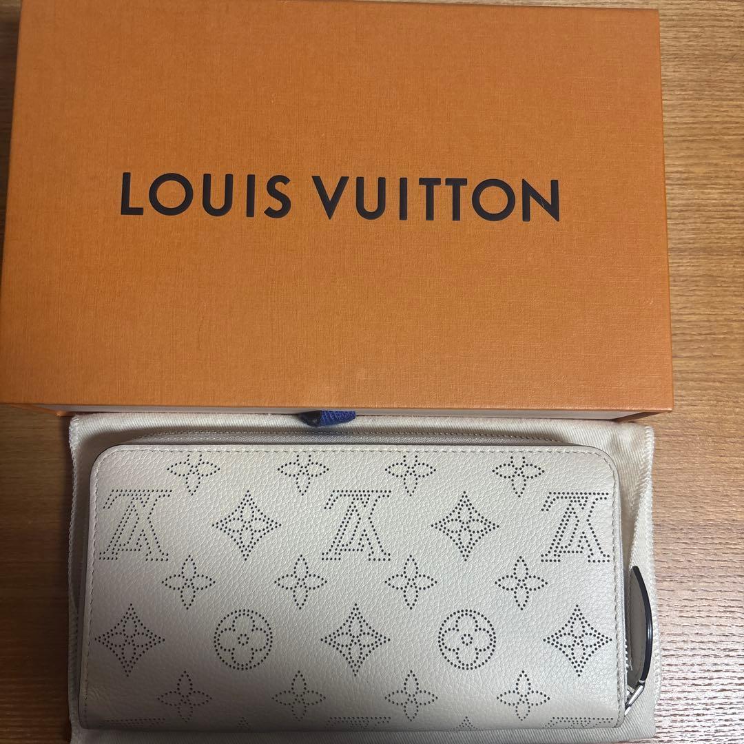 Louis Vuitton マヒナ ジッピーウォレット ルイヴィトン 長財布