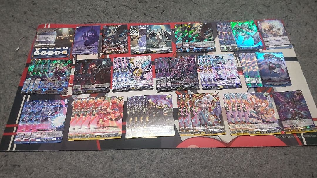 ヴァンガード冥淵葬空のアルカサル　デッキのパーツ