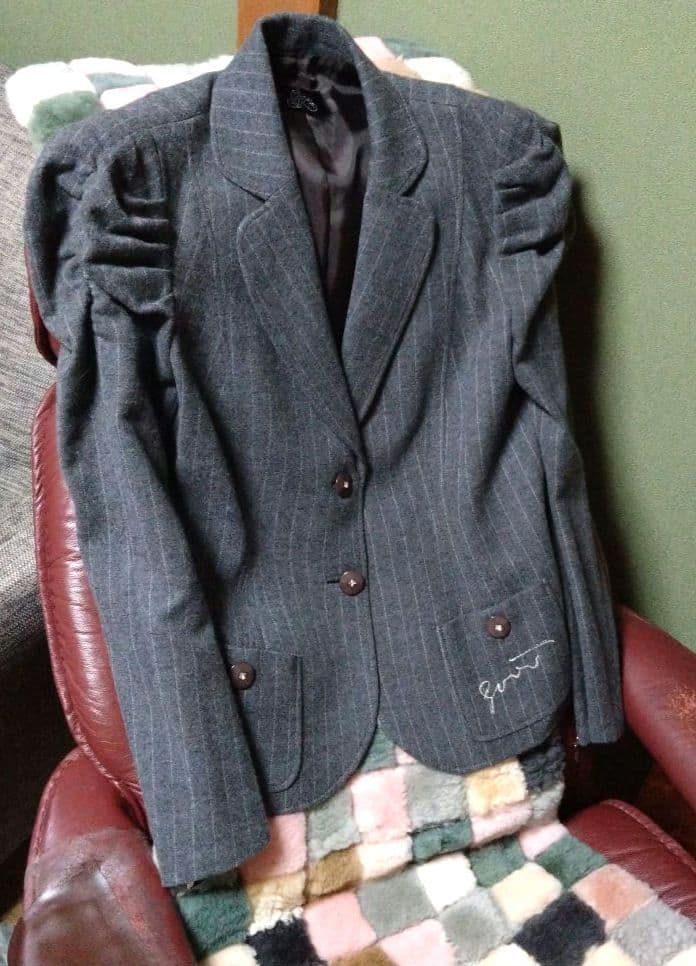 「禁煙、未使用」伊太利屋　ジャケット　11号　グレーストライプ