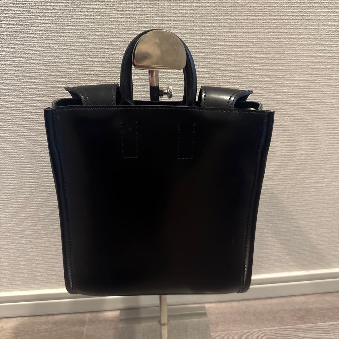 PIENI ピエニ ハンドバッグ レザー ブラック ミニマル 北欧デザイン