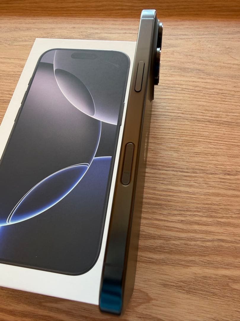 【超美品】iPhone 16 pro ブラックチタニウム 256GB