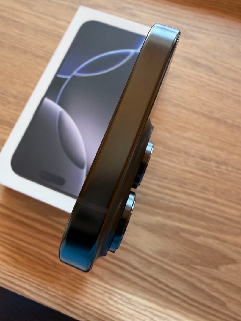 【超美品】iPhone 16 pro ブラックチタニウム 256GB